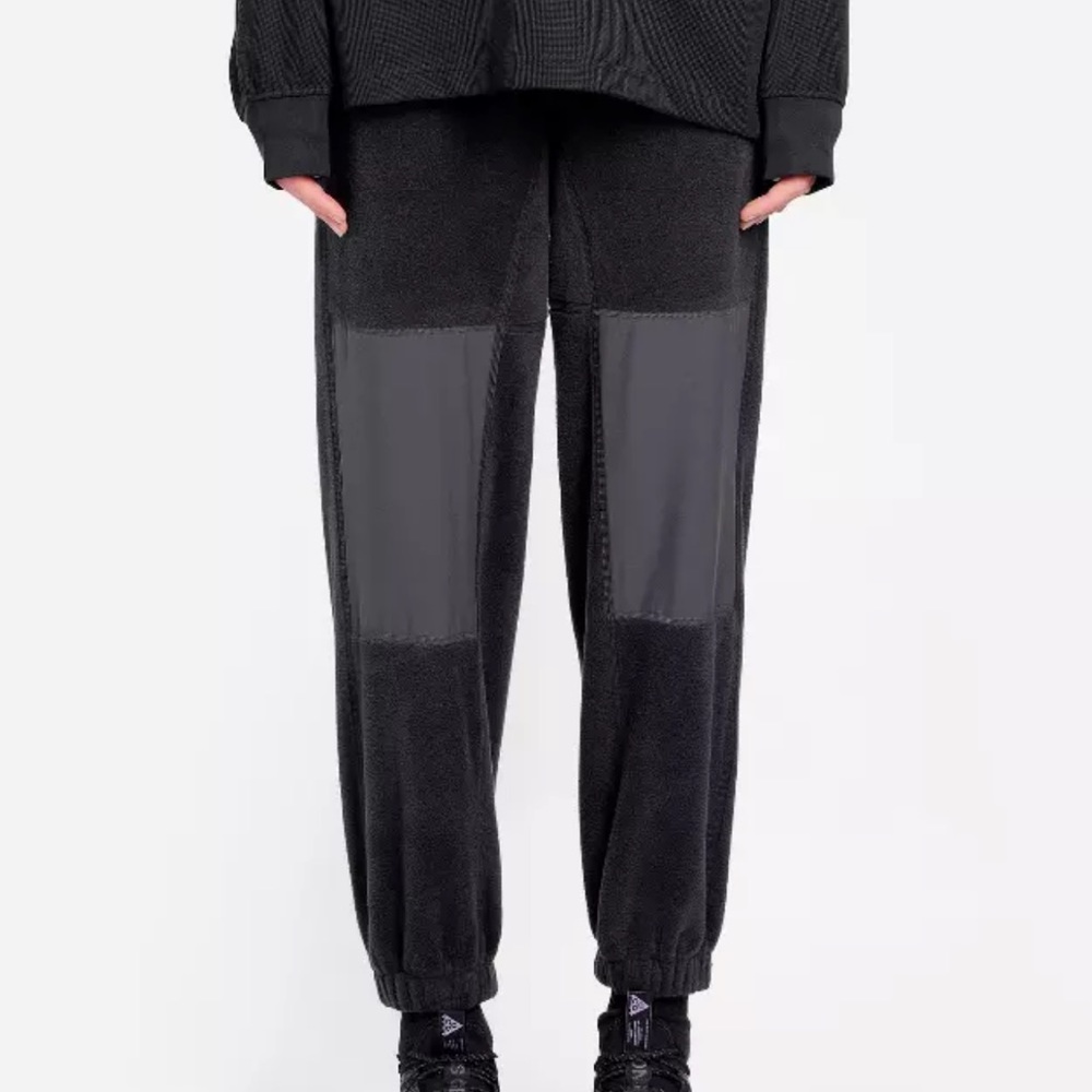 Women’s Nike ACG micro fleece pants - small